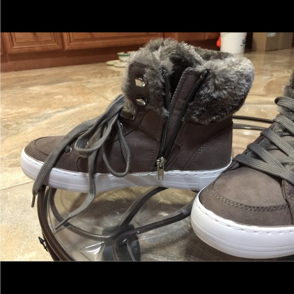 GBG Los Angeles sneakers by Guess NWOT - Picture 9 of 9